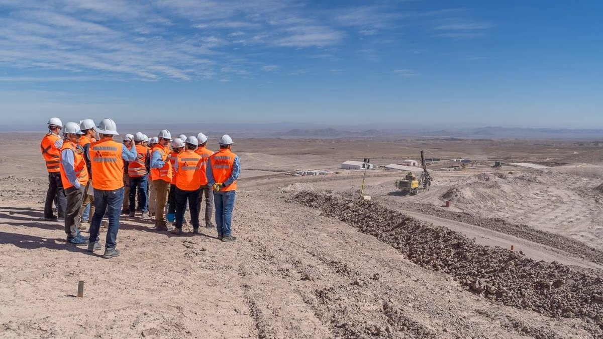 Antofagasta Minerals requiere personal: revisa 31 empleos disponibles en minería